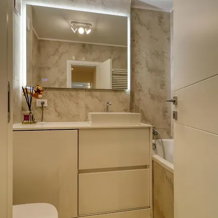 Modern Gem Apartment
